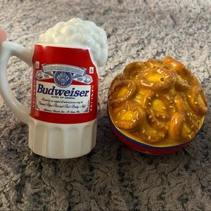 Budwiser salt & pepper shaker